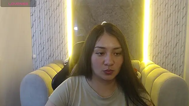 Snapshot of Ivony18_b chatting on November 26, 2025, 3:17 am Ivony18 b online show from November 26, 2025, 3:17 am