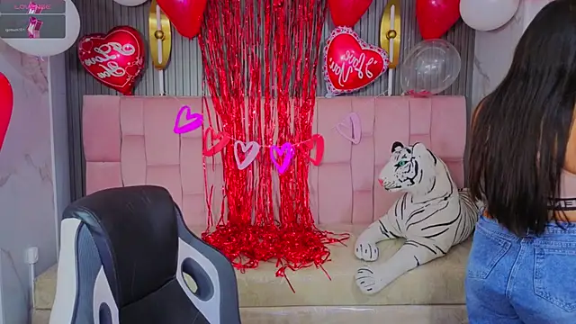 Snapshot of Ivony18_b chatting on February 12, 2026, 3:17 am Ivony18 b online show from February 12, 2026, 3:17 am