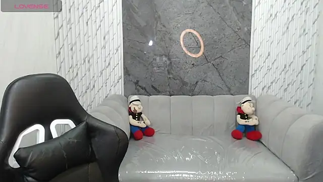 Snapshot of Ivony18_b chatting on February 5, 2026, 3:13 am Ivony18 b online show from February 5, 2026, 3:13 am