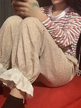 Tieuvi 18 online show from November 16, 2025, 12:43 pm