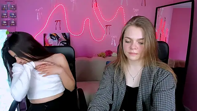 veronica bubble online show from April 3, 2026, 7:42 pm