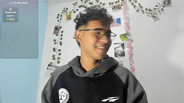 cute sammy 1 online show from November 27, 2025, 11:43 am