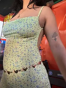 Snapshot of Sol_Sunny chatting on June 27, 2026, 9:43 pm Sol Sunny online show from June 27, 2026, 9:43 pm