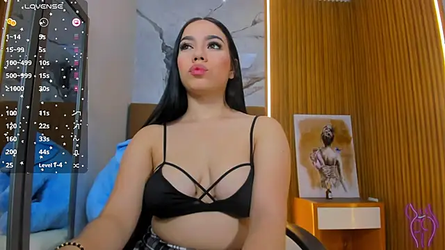 MOLLYSPENCER1 online show from January 13, 2026, 7:07 pm