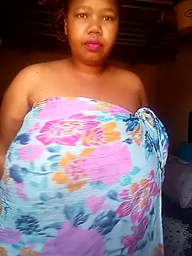 Snapshot of Curvycandy95 chatting on September 22, 2025, 5:13 am Curvycandy95 online show from September 22, 2025, 5:13 am