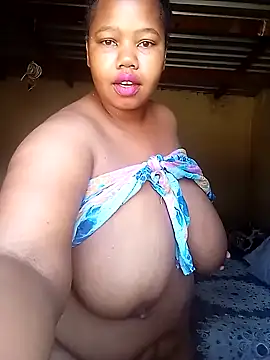 Snapshot of Curvycandy95 chatting on October 1, 2025, 6:07 am Curvycandy95 online show from October 1, 2025, 6:07 am