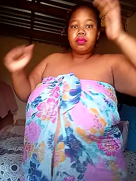 Snapshot of Curvycandy95 chatting on September 24, 2025, 5:36 am Curvycandy95 online show from September 24, 2025, 5:36 am