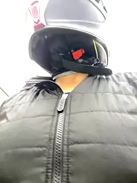 Snapshot of AlannaEvons chatting on October 27, 2025, 6:31 pm AlannaEvons online show from October 27, 2025, 6:31 pm