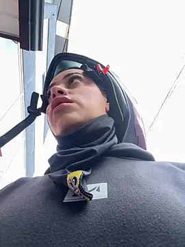 Snapshot of AlannaEvons chatting on November 10, 2025, 5:40 pm AlannaEvons online show from November 10, 2025, 5:40 pm