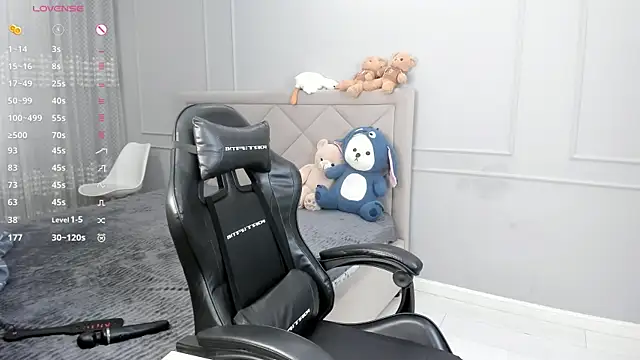 Yunleah online show from September 23, 2025, 1:45 am