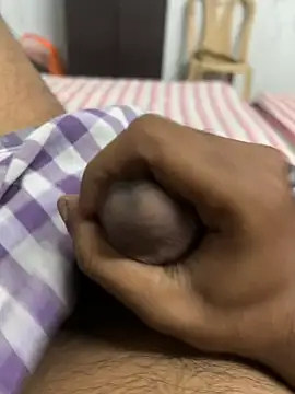 usermood2000 online show from January 9, 2026, 6:20 am