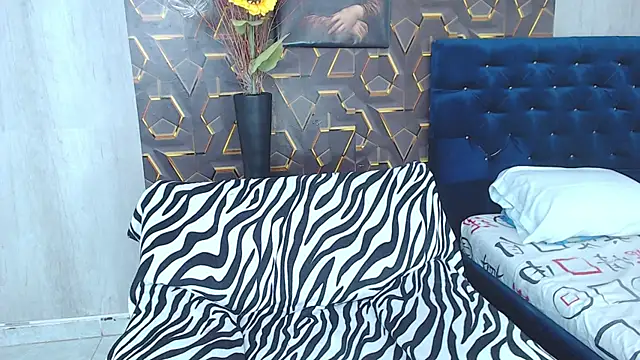 Snapshot of honeymoon_12 chatting on October 6, 2025, 4:13 am honeymoon 12 online show from October 6, 2025, 4:13 am