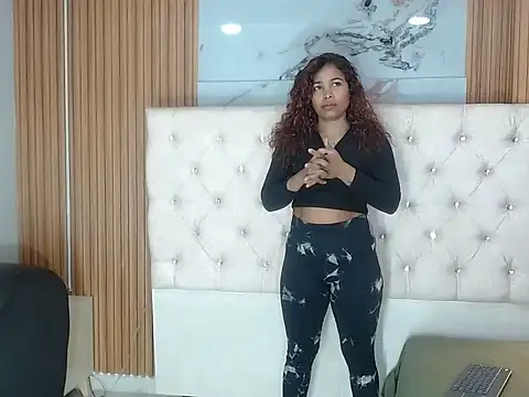 sabrina roosa online show from November 5, 2025, 12:08 pm