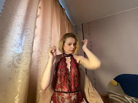 LiluXRose online show from April 3, 2026, 3:18 pm