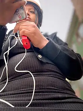 -Mia1 online show from March 28, 2026, 12:06 pm