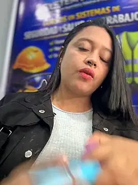 Snapshot of -Mia1 chatting on April 23, 2026, 12:29 pm -Mia1 online show from April 23, 2026, 12:29 pm