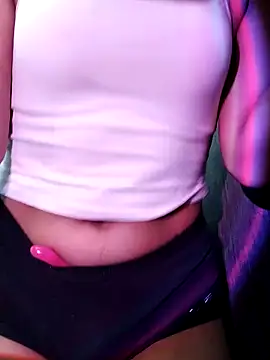 Snapshot of luna_love_xoxo chatting on October 17, 2025, 7:48 pm luna love xoxo online show from October 17, 2025, 7:48 pm