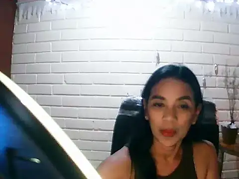 MiiaVelasquez online show from November 18, 2025, 3:54 am