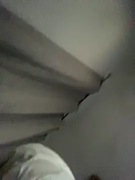 Snapshot of FiguralBeverage chatting on December 19, 2025, 4:49 am FiguralBeverage online show from December 19, 2025, 4:49 am