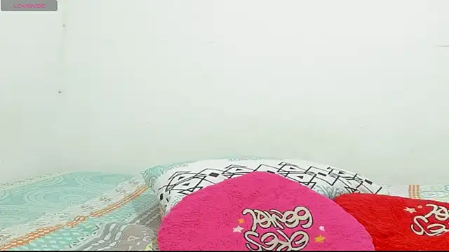 woman rosse online show from September 22, 2025, 10:27 pm