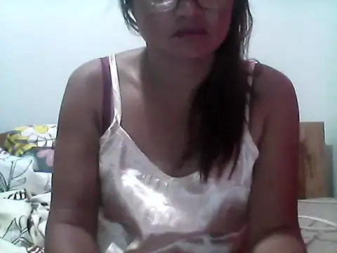 nathalie0045 online show from February 4, 2026, 12:55 pm