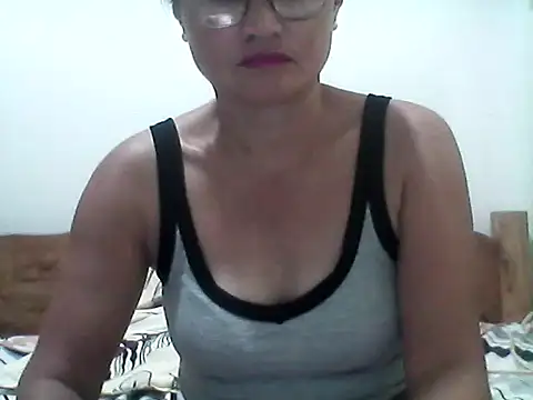 nathalie0045 online show from June 4, 2026, 10:47 pm