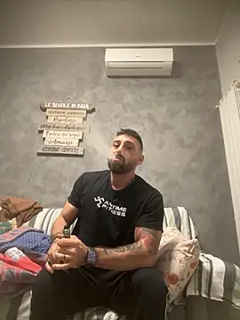 GmGit online show from November 14, 2025, 3:43 am