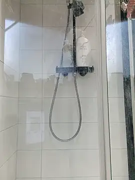 PrettyBoyNickyxh online show from November 5, 2025, 7:33 am