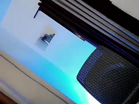 mysterious flower101 online show from September 23, 2025, 4:08 am