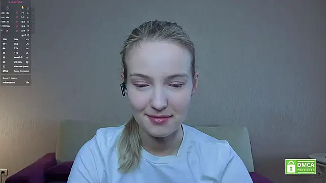 HongTomczak online show from June 11, 2026, 7:05 am