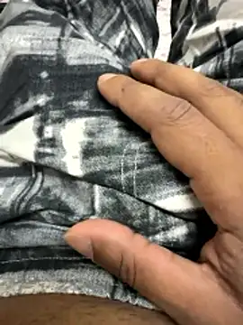 Honeyxoxx online show from April 16, 2026, 6:41 pm