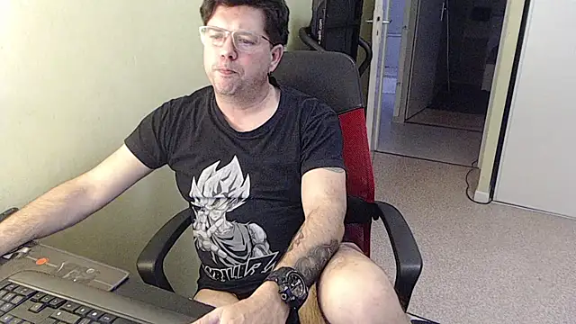 Snapshot of blueandwhite1 chatting on February 13, 2026, 3:45 pm blueandwhite1 online show from February 13, 2026, 3:45 pm