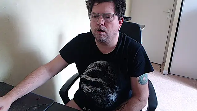 Snapshot of blueandwhite1 chatting on January 10, 2026, 2:45 pm blueandwhite1 online show from January 10, 2026, 2:45 pm