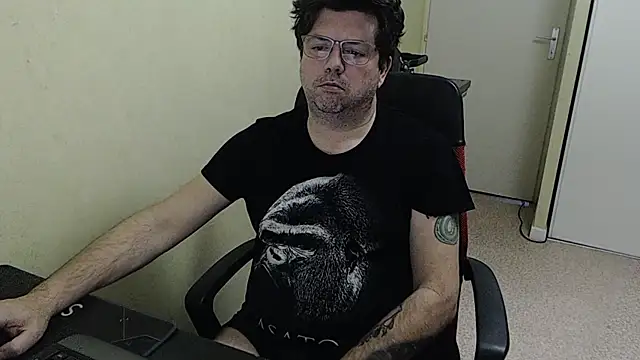 Snapshot of blueandwhite1 chatting on January 9, 2026, 4:36 pm blueandwhite1 online show from January 9, 2026, 4:36 pm