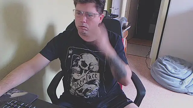 blueandwhite1 online show from February 13, 2025, 3:45 pm