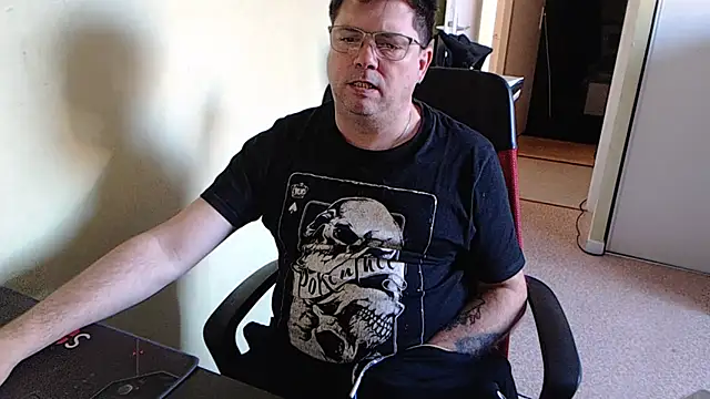 blueandwhite1 online show from February 2, 2025, 4:11 pm