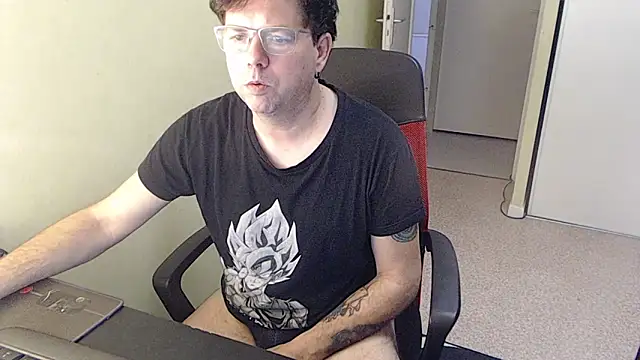 Snapshot of blueandwhite1 chatting on March 4, 2026, 7:49 am blueandwhite1 online show from March 4, 2026, 7:49 am