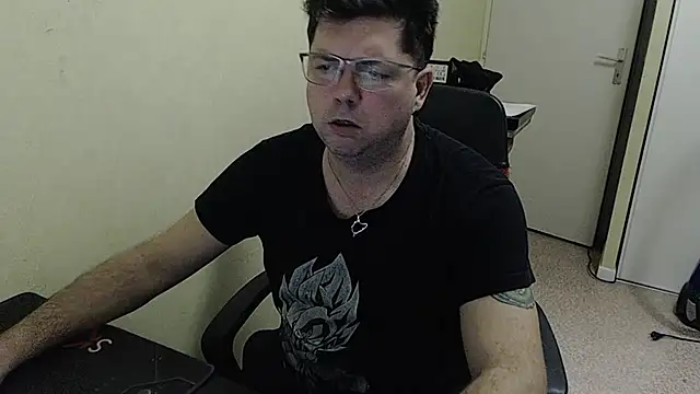 blueandwhite1 online show from January 28, 2025, 5:35 pm