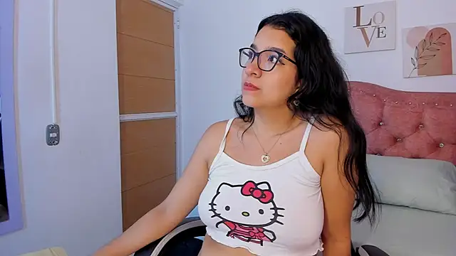 Snapshot of GiaCutee chatting on October 29, 2025, 3:16 am GiaCutee online show from October 29, 2025, 3:16 am