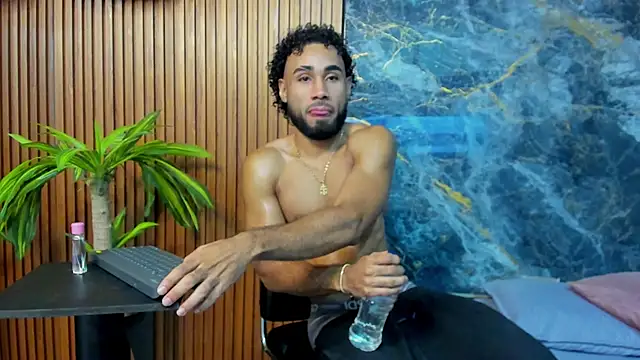 Snapshot of luca_flame chatting on October 12, 2025, 1:07 am luca flame online show from October 12, 2025, 1:07 am