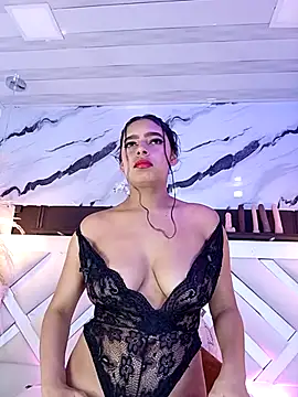 Zoe-Johnson  online show from April 18, 2026, 9:37 pm