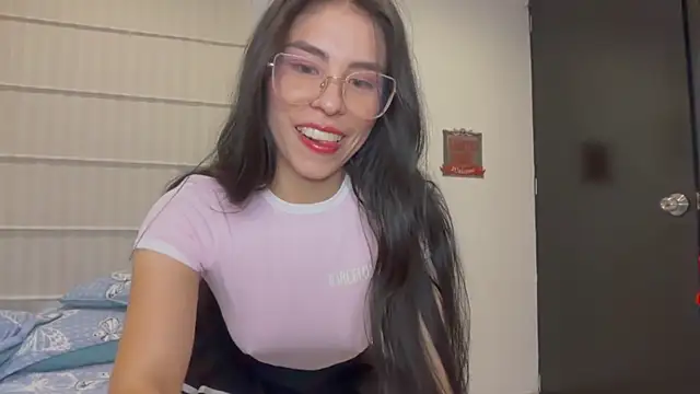 sasha jonne online show from December 18, 2025, 2:49 am