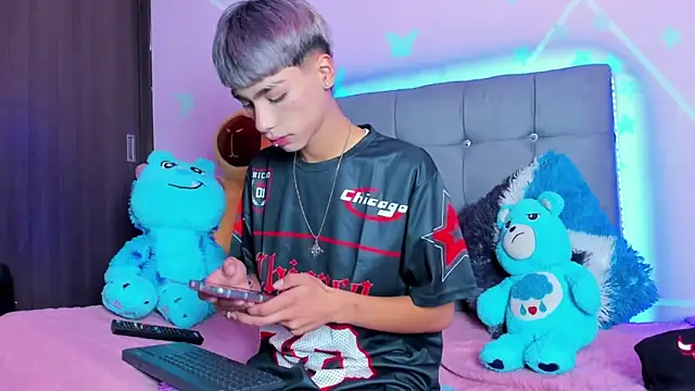 Snapshot of Playboy_Andersex chatting on September 10, 2025, 4:50 pm Playboy Andersex online show from September 10, 2025, 4:50 pm