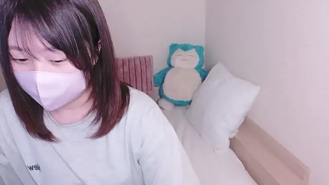 Snapshot of mi__san chatting on June 25, 2026, 12:21 pm mi san online show from June 25, 2026, 12:21 pm