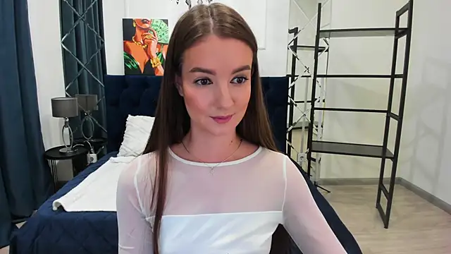 LoraSunnyy online show from May 7, 2026, 7:34 am