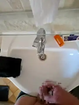 Snapshot of justeadeux chatting on February 24, 2026, 9:21 am justeadeux online show from February 24, 2026, 9:21 am