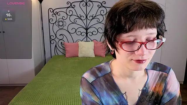 Snapshot of oliviafairy1 chatting on October 10, 2025, 2:51 pm oliviafairy1 online show from October 10, 2025, 2:51 pm