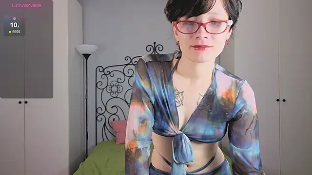 Snapshot of oliviafairy1 chatting on September 12, 2025, 1:06 am oliviafairy1 online show from September 12, 2025, 1:06 am