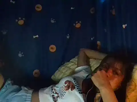 AnnewithanE online show from November 21, 2025, 10:20 pm