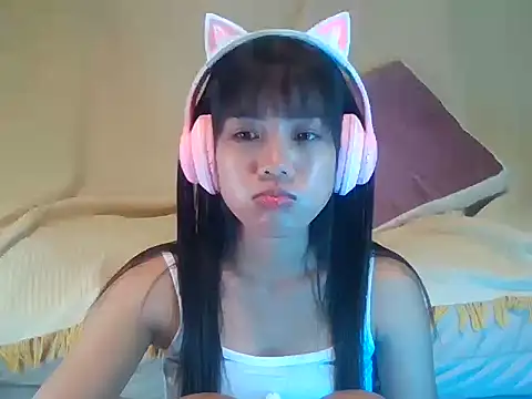 AnnewithanE online show from September 22, 2025, 4:29 am